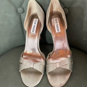 STEVE MADDEN Satin Peep Toe Heels Embellished with Rhinestones.